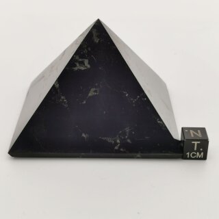 Shungit Pyramide ca. 7x7cm