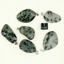 Gneis Aktinolith Granat-Mix Trommelstein mit Stiftöse aus 92,5er Silber
